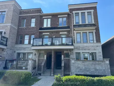Condo Townhouse in Toronto
