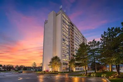 Condo Apartment in Mississauga