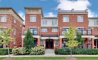 Condo Townhouse in Oakville