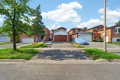 Detached in Brampton