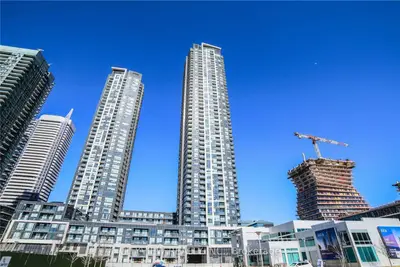 Condo Apartment in Mississauga