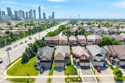 754 White Clover Way, Mississauga, On L5v 3b8
