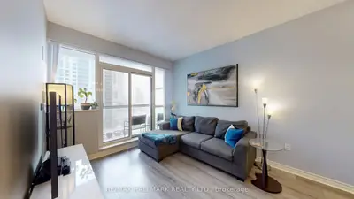 349 Rathburn Road W 910, Mississauga, On L5b 0g9