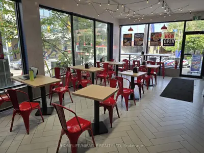 134 Atlantic Avenue, Toronto, On M6k 1x9