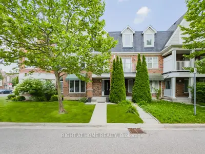 Att/Row/Townhouse in Milton