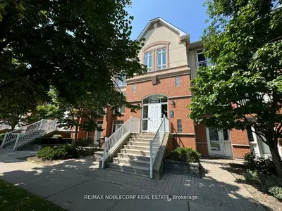 Condo Townhouse in Toronto