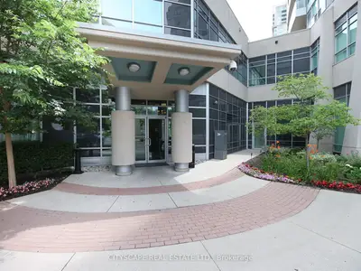 Condo Apartment in Mississauga
