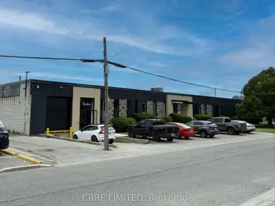 40 Penn Drive, Toronto, On M9l 2a9