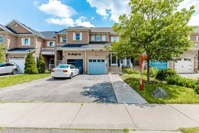 Att/Row/Townhouse in Brampton
