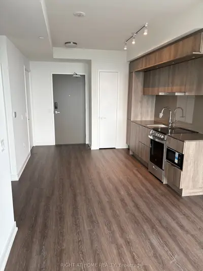 Condo Apartment in Mississauga