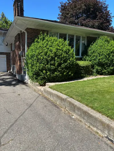 4 Winesap Place, Toronto, On M9a 1m4