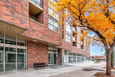 1787 St Clair Avenue W 621, Toronto, On M6n 1j6