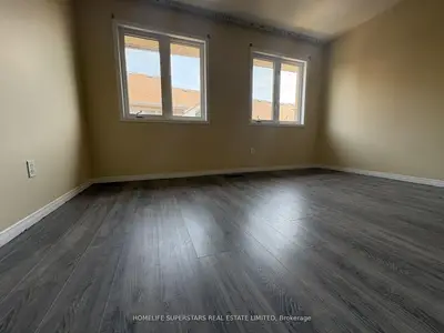 Att/Row/Townhouse in Toronto