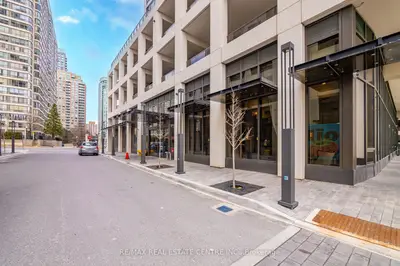 30 Elm Drive 610, Mississauga, On L5b 0n6