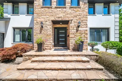 1298 Bunsden Avenue, Mississauga, On L5h 3t9