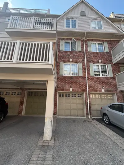 Condo Apartment in Mississauga