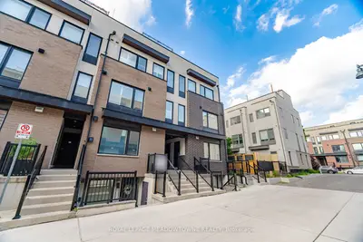146 William Duncan Road 12, Toronto, On M3k 0b5