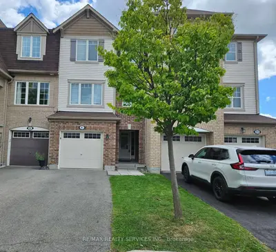 Att/Row/Townhouse in Brampton