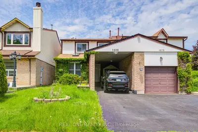 Semi-Detached in Oakville