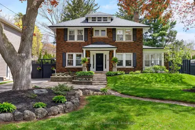 Detached in Burlington