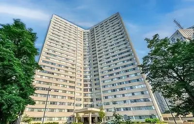 3700 Kaneff Crescent 2101, Mississauga, On L5a 4b8