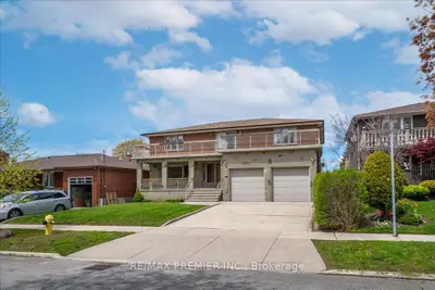 100 Hallsport Crescent, Toronto, On M3m 2k6