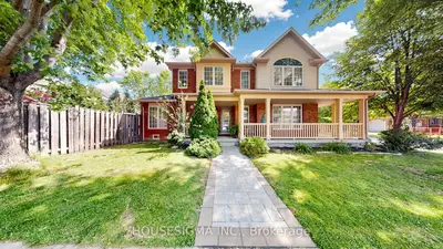 Att/Row/Townhouse in Oakville