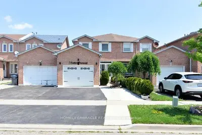 Att/Row/Townhouse in Brampton