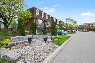 371 Bronte Street S 49, Milton, On L9t 3k5
