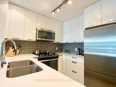 5033 Four Springs Avenue 117, Mississauga, On L5r 0g6