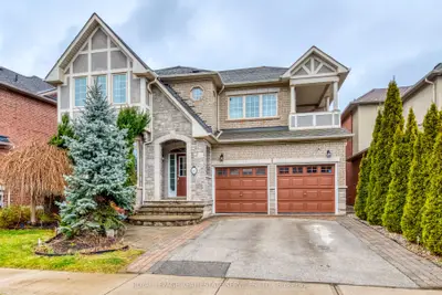 Detached in Oakville