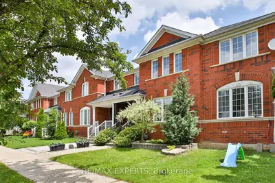 Att/Row/Townhouse in Mississauga