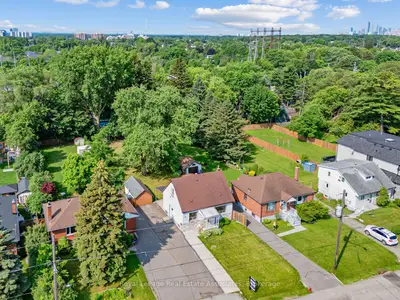 1072 Orchard Road, Mississauga, On L5e 2n9
