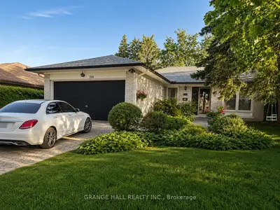 210 Lloyd Manor Road, Toronto, On M9b 5k6