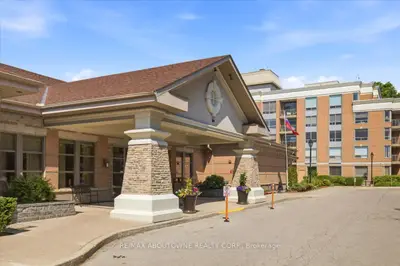 Condo Apartment in Burlington