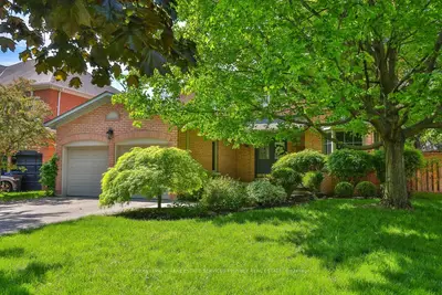 1962 Calgary Court, Mississauga, On L5h 4j1