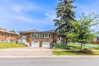 7187 Darcel Avenue, Mississauga, On L4t 2x3