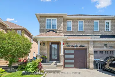 Semi-Detached in Mississauga
