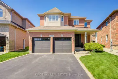 Detached in Oakville