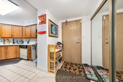 22 Southport Street 932, Toronto, On M6s 4y9