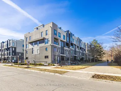 Condo Townhouse in Mississauga