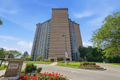 Condo Apartment in Burlington