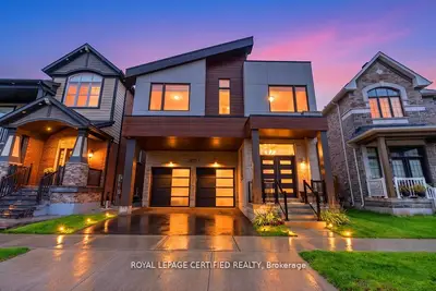 Detached in Oakville