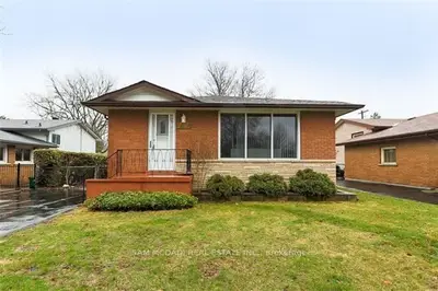 Detached in Burlington