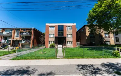 Condo Apartment in Toronto
