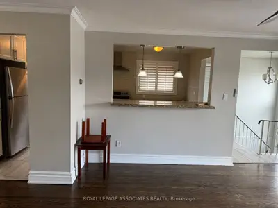 50 Blossom Crescent Main, Toronto, On M3n 2b2