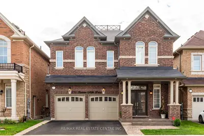 Detached in Oakville