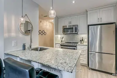 Condo Apartment in Oakville