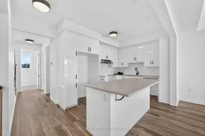 Att/Row/Townhouse in Oakville