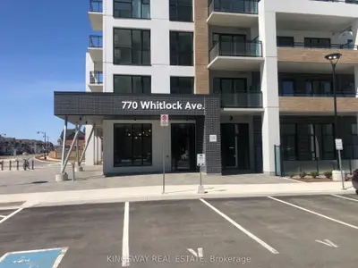 Condo Apartment in Milton